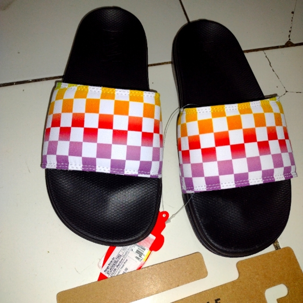 NWT  Vans Range Slides (Rainbow,)